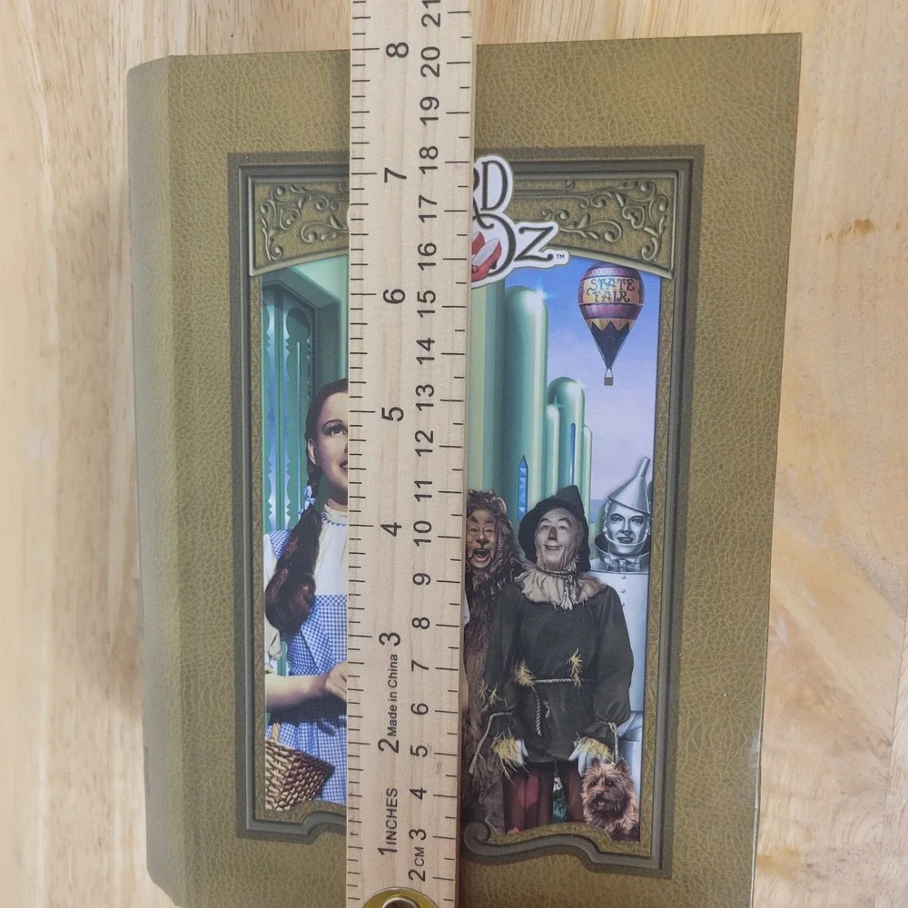 MasterPieces Wizard of Oz Emerald City 300 Piece Jigsaw Puzzle Book Box
